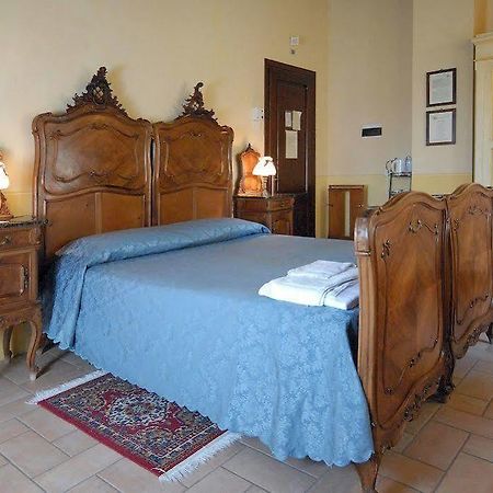 Agriturismo Le Due Torri Torre Quadrano 斯佩洛 外观 照片