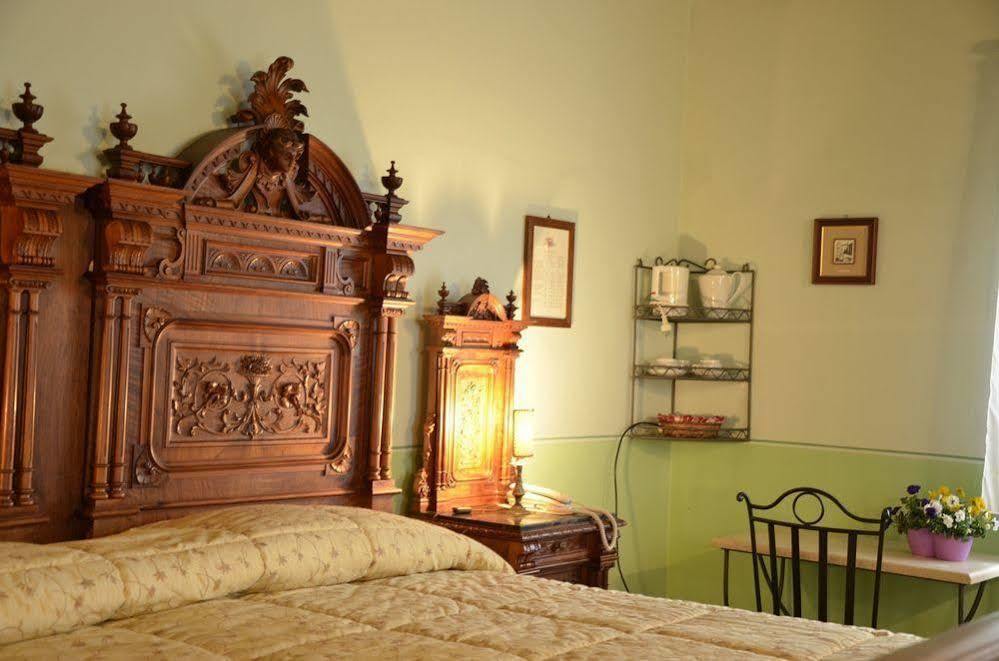 Agriturismo Le Due Torri Torre Quadrano 斯佩洛 外观 照片