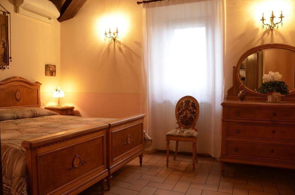 Agriturismo Le Due Torri Torre Quadrano 斯佩洛 外观 照片